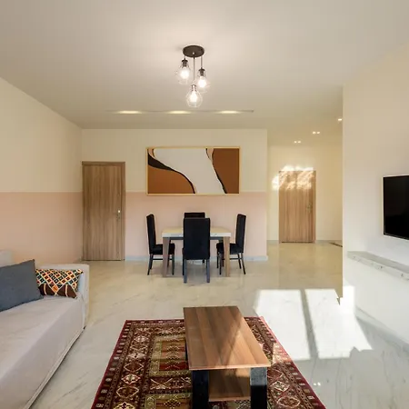 Travelholic 90 Residence Cairo Exterior photo