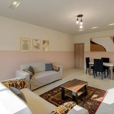 Travelholic 90 Residence Cairo Exterior photo