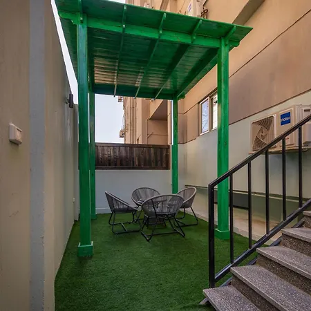 Travelholic 90 Residence Cairo Exterior photo