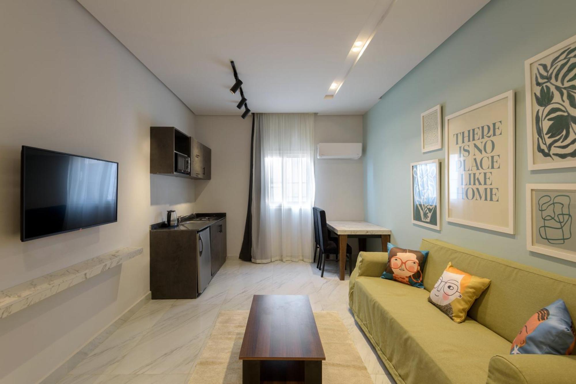 Apartment Travelholic 90
