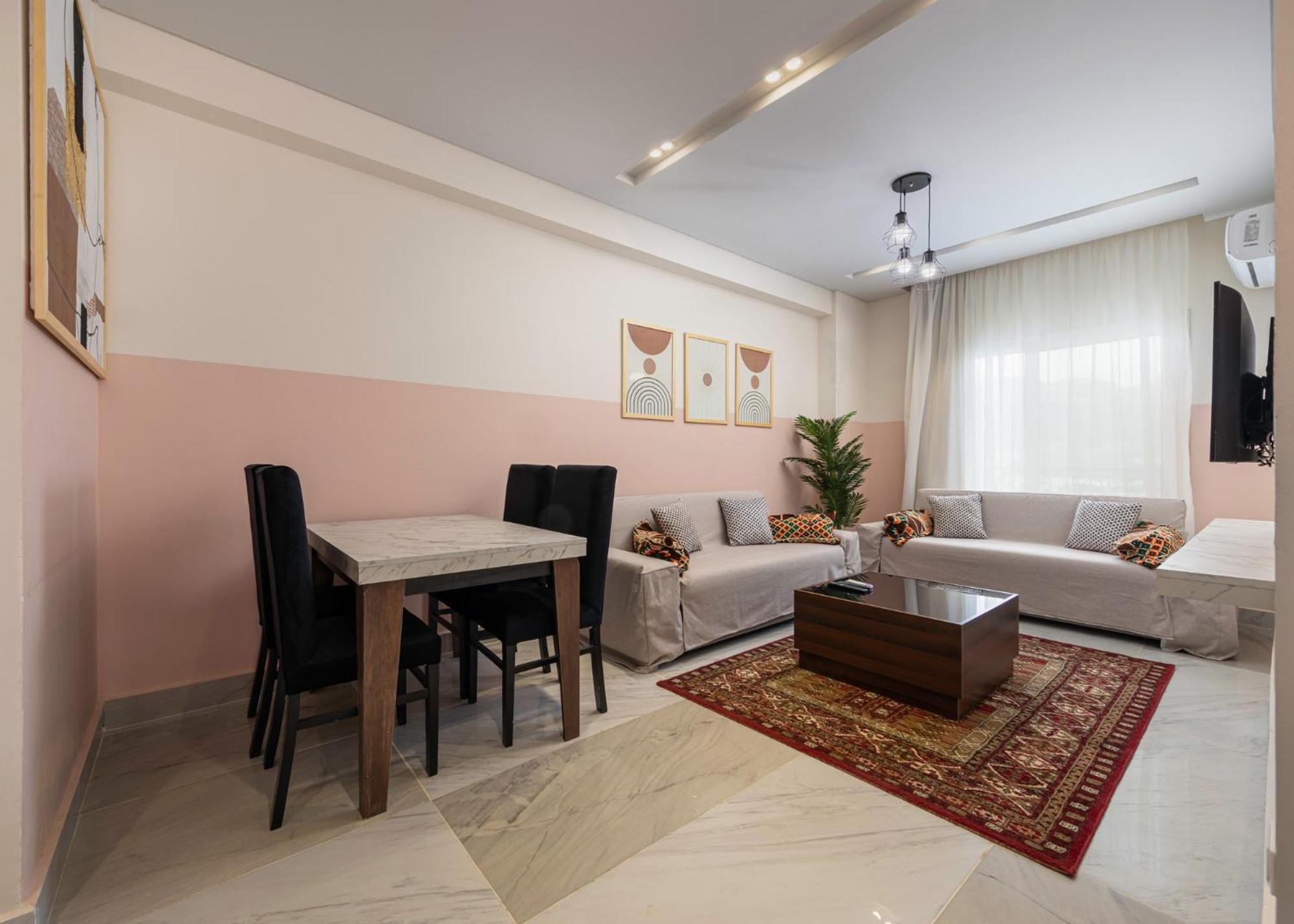 Travelholic 90 Apartment *