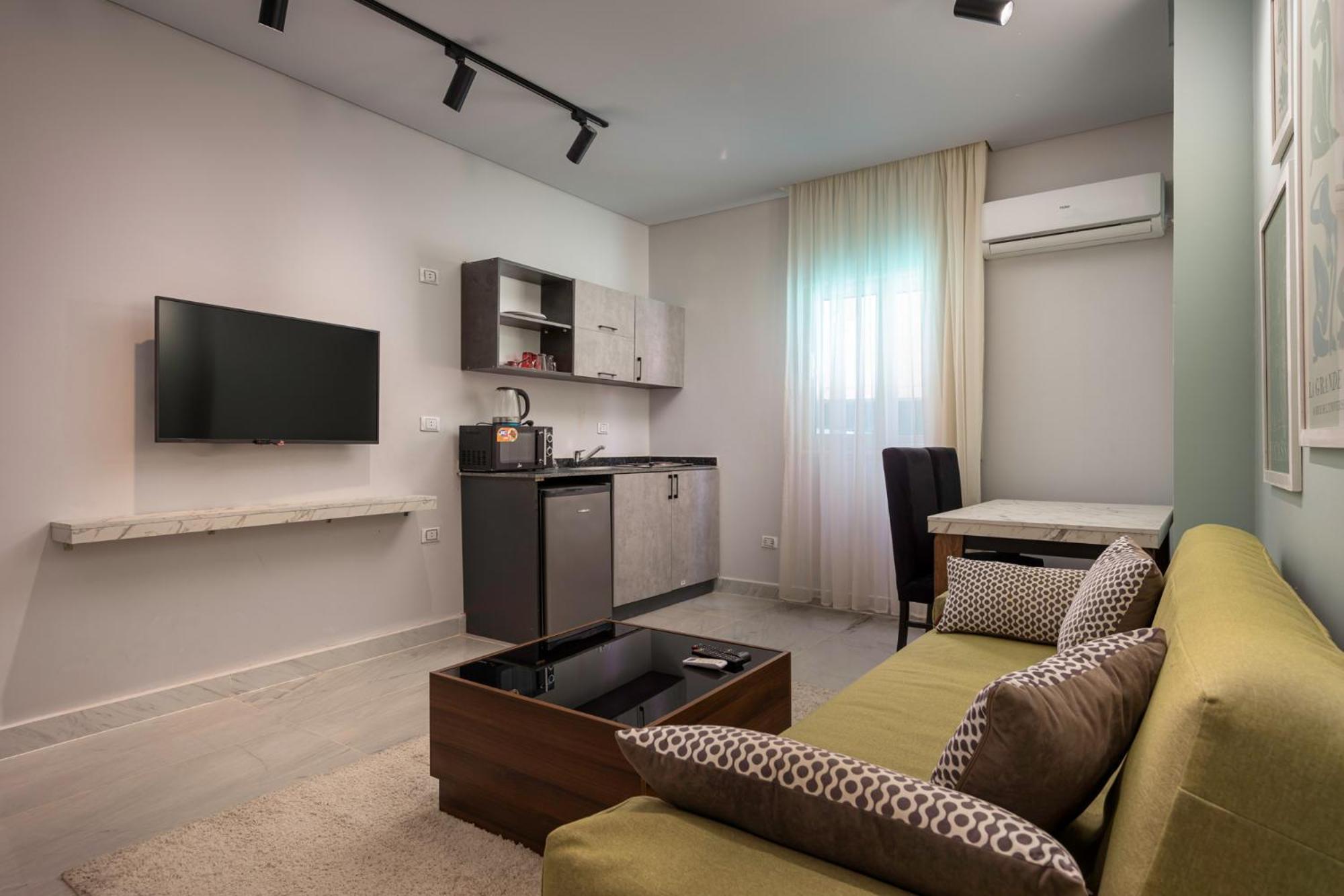 Travelholic 90 Apartment